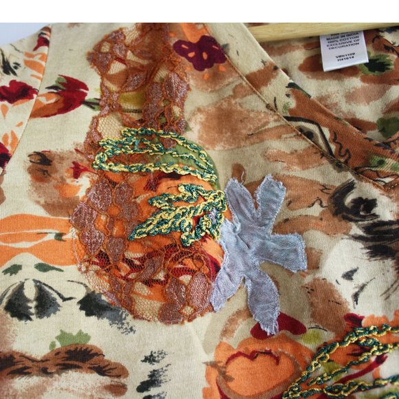 Multi Color and Embellished V-Neck Top Size M - Picture 6 of 9